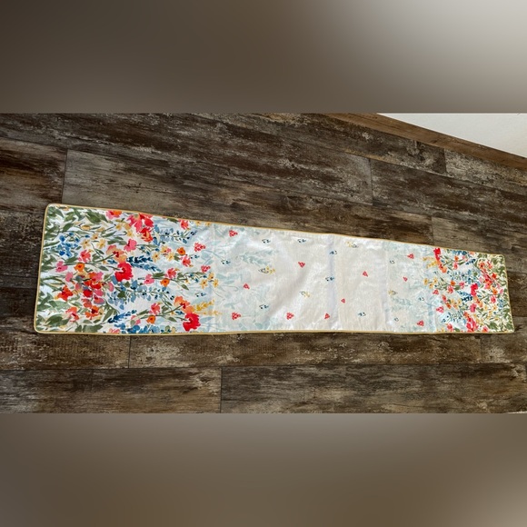 Shabby Chic Table Runner Flowers Spring Summer Table Linen - Picture 2 of 3